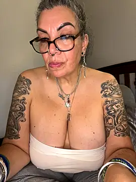 Webcam Model (dieseldame1313)  is live.Free join now!