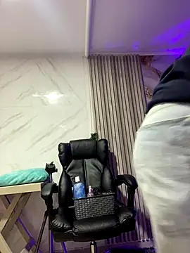 Webcam Model (angel_natural)  is live.Free join now!