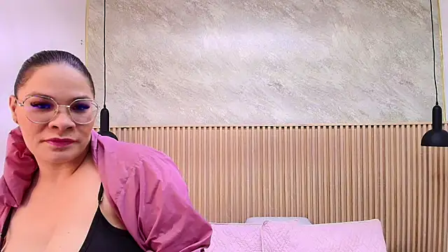 big_tits_in_your_face - Big_tits_in_your_face's free webcam - UK Sex Cams