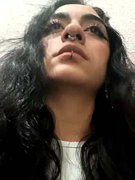 lila_desiree (F young) - Wetting my shirt and walking 🔥👽😈