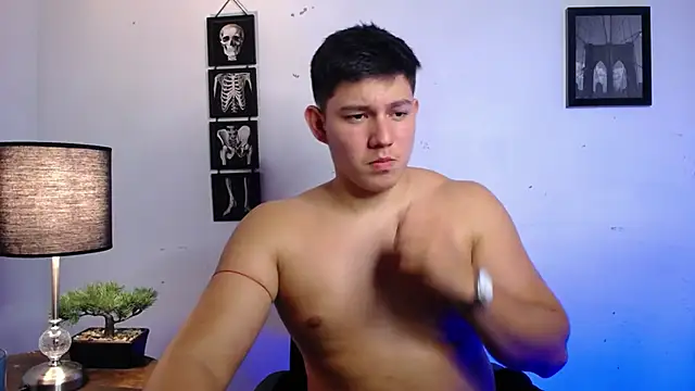 jamescr_ (M twink) - Completely naked + cream 😊