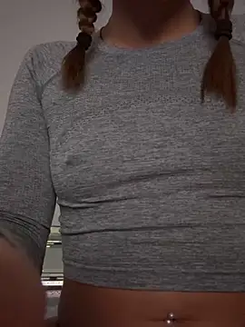  19whitebunny chat room