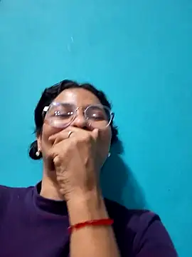 Webcam Model (Lily-o)  is live.Free join now!