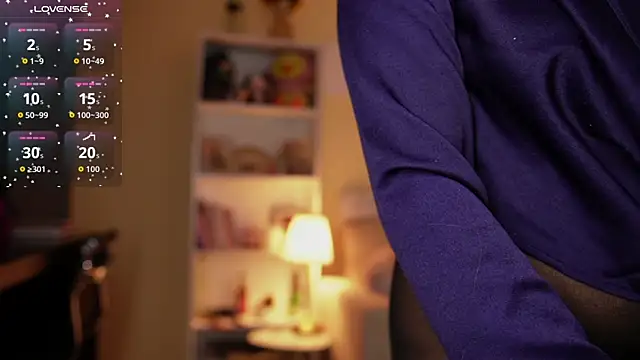 SaraParisi webcam stripchat model stream image