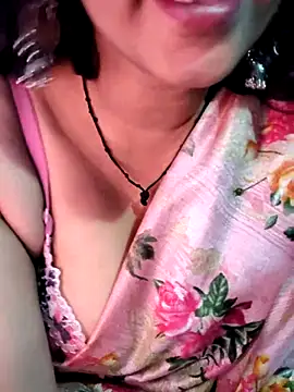 Webcam Model (jaan-step)  is live.Free join now!