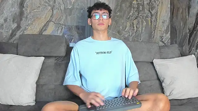 daviid_laidd - Daviid_laidd's free webcam - UK Sex Cams