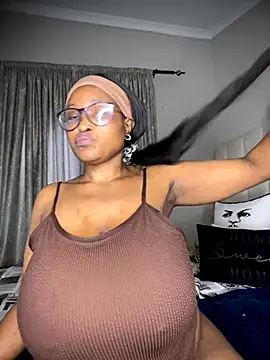 bustygoddess32 (Ask my age) - THAT MY BITHDAY 6TH DADDY