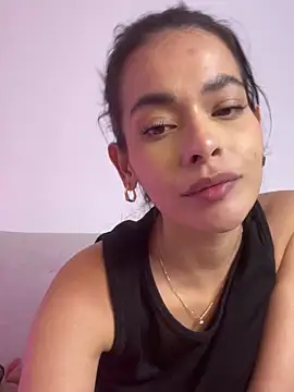 esmeraldalcl - Esmeraldalcl's free webcam - UK Sex Cams