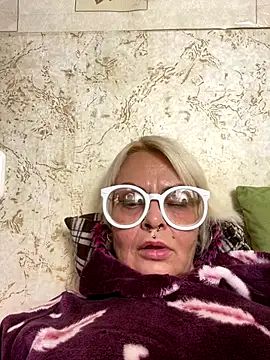 Gardener_of_Illusions's Stripchat show and profile