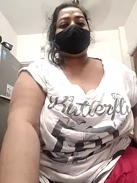 Webcam Model (zeepe19)  is live.Free join now!