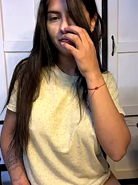 chicachocolate01 (F young) - Show ass + twerk 🔥