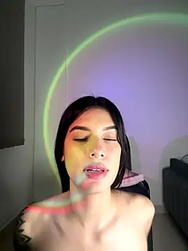 Webcam Model (giasteele)  is live.Free join now!