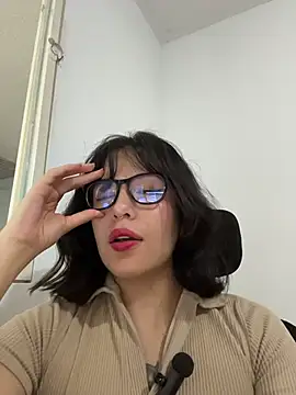 aliciia_23 - Aliciia_23's free webcam - UK Sex Cams