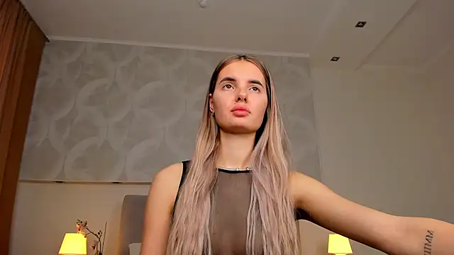 Erika_Carpenter live cam screenshot female on Token.Show — Token Tipping & Live Cams