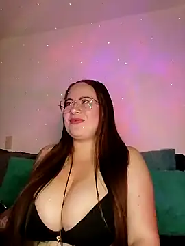 Webcam Model (soofy__)  is live.Free join now!