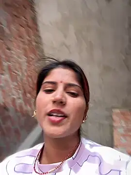 Webcam Model (4U143)  is live.Free join now!