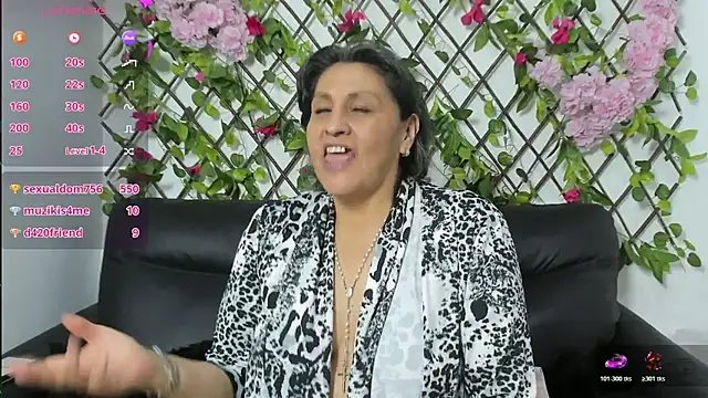 merlyna_goldens (F mature) - show pussy