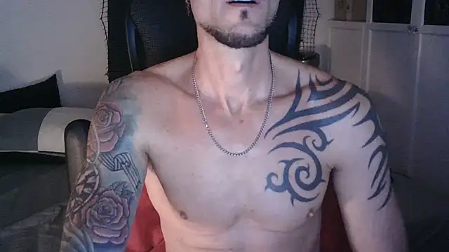 gabrielsaiyann (Ask my age) - muestro la polla