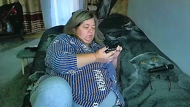 sex2 (F mature) - Masturbation and cumming,naked/squirt