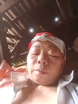 vangle73 - VangLe73's free webcam