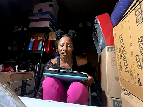 Webcam Model (wynterheat)  is live.Free join now!