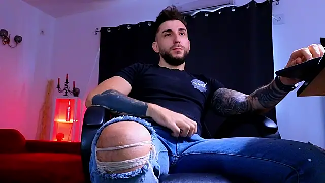 mightyaaron66 (M young) - 𖤐🔥 parTy Time ,House parTy  !  💨𖤐