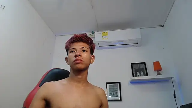 tessachains_2_ (M twink) - HELLO BEAUTIFUL BOY