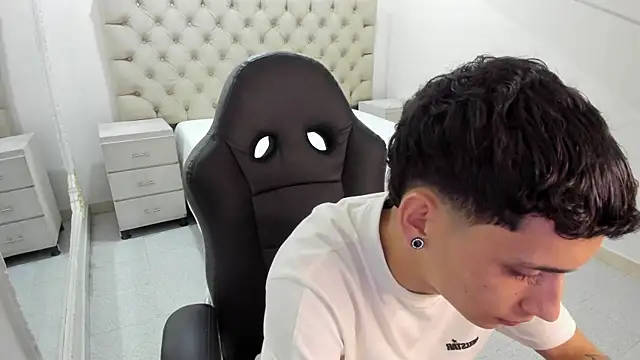 jhoanleandro (M young) - hard cock