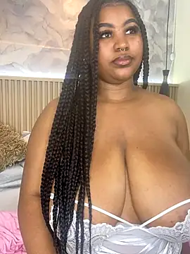 Webcam Model (AinaraJimenez)  is live.Free join now!