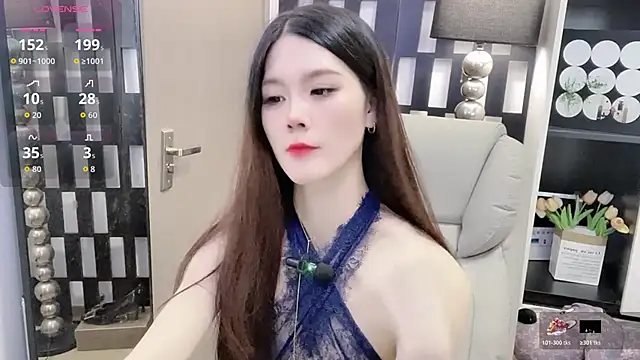 yueyue-mm (F young) - 小粉肉棒塞入小穴+大黑牛