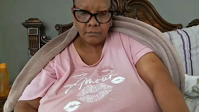 sexyboobsnass (F mature) - I WANT TO BUY A HOUSE