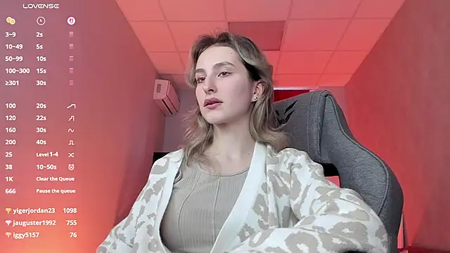 luxrayi - LuxRayi's free webcam - UK Sex Cams