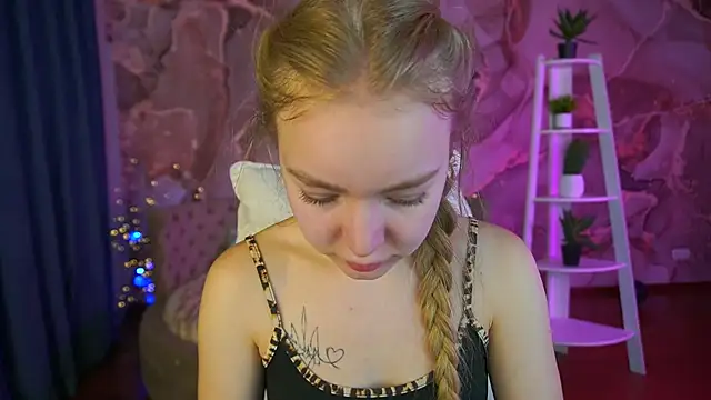  EmilySunshineS chat room