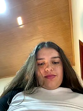 Webcam Model (Aphrill)  is live.Free join now!