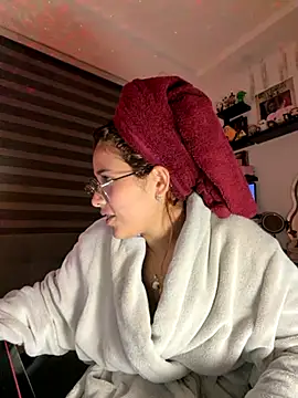 crystal_bunny7 (F young) - make me have a big squirt