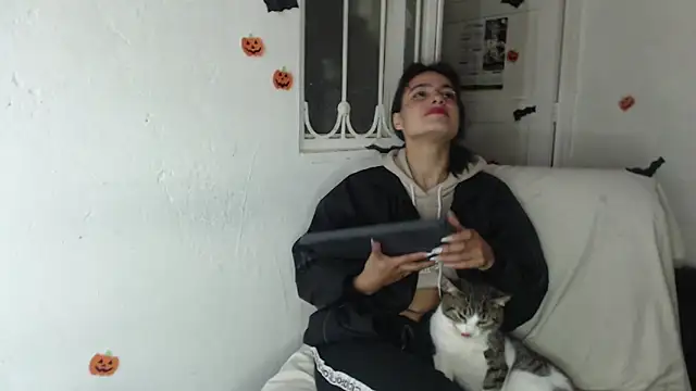 skinny_sweet2411 (F young) - show pussy