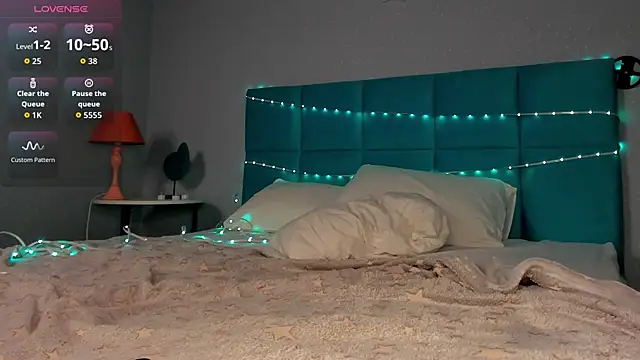 esme_runn - Esme_Runn's free webcam - UK Sex Cams