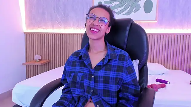  sophie_rojas chat room