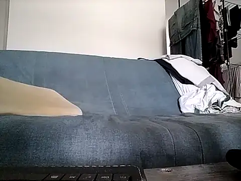 coolbrady17 (M mature) - Surprise