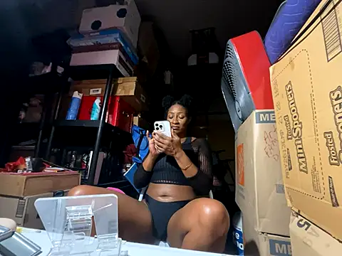 Webcam Model (wynterheat)  is live.Free join now!