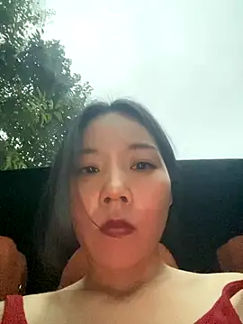 xinmengaz (F young) - 全裸小骚逼喷水，快乐