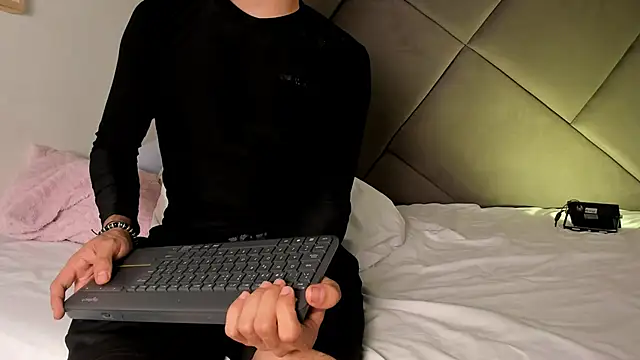 andrew_colleman (M young) - #big-ass #big-balls #big-cocks #bisexuals #black-hair #blowjob #cam2cam #cheapest-privates #colombian #dildo-or-vibrator #doggy-style #ejaculation #flexing #foot-fetish #handjob #hd #latin #masturbation #muscular #outdoor #recordable-privates #recordable-publics #small-audience #smoking #spanish-speaking #spanking #striptease #uncut #young