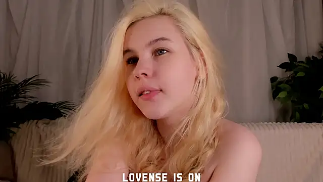 elizspieth (F teen) - Slap tits x5