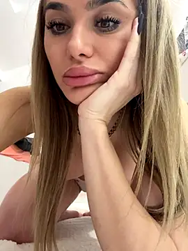 Webcam Model (KaseyQuinn_)  is live.Free join now!