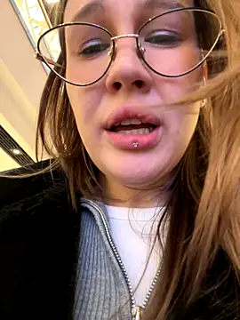 Webcam Model (RinaCat)  is live.Free join now!