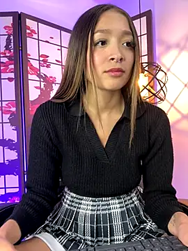 Webcam Model (Victoria_Adams14)  is live.Free join now!