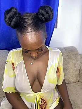 Webcam Model (Its_Makena)  is live.Free join now!