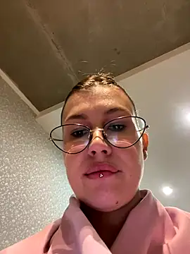 Webcam Model (RinaCat)  is live.Free join now!