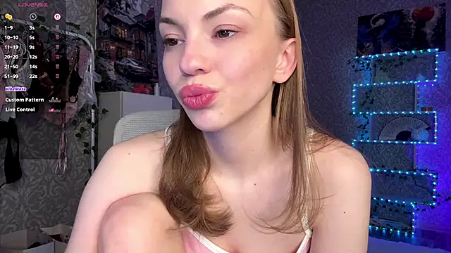  MiraVandee chat room