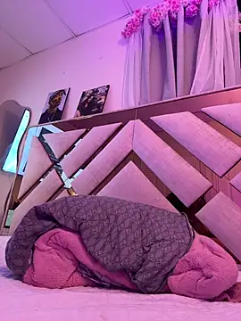 Webcam Model (Kiity-)  is live.Free join now!